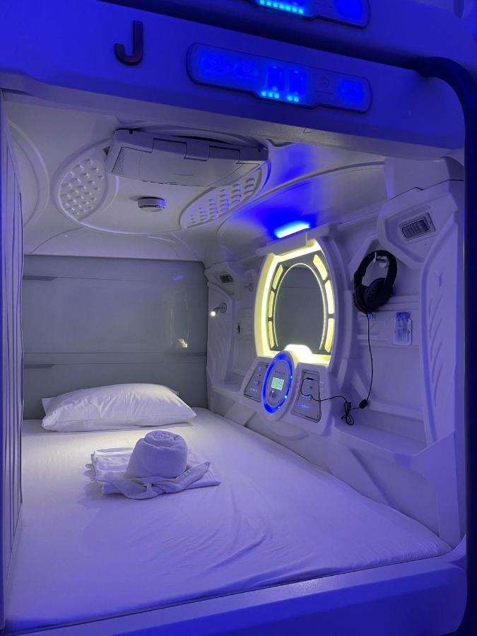 Bmax Spacepods Đảo Mactan Ngoại thất bức ảnh