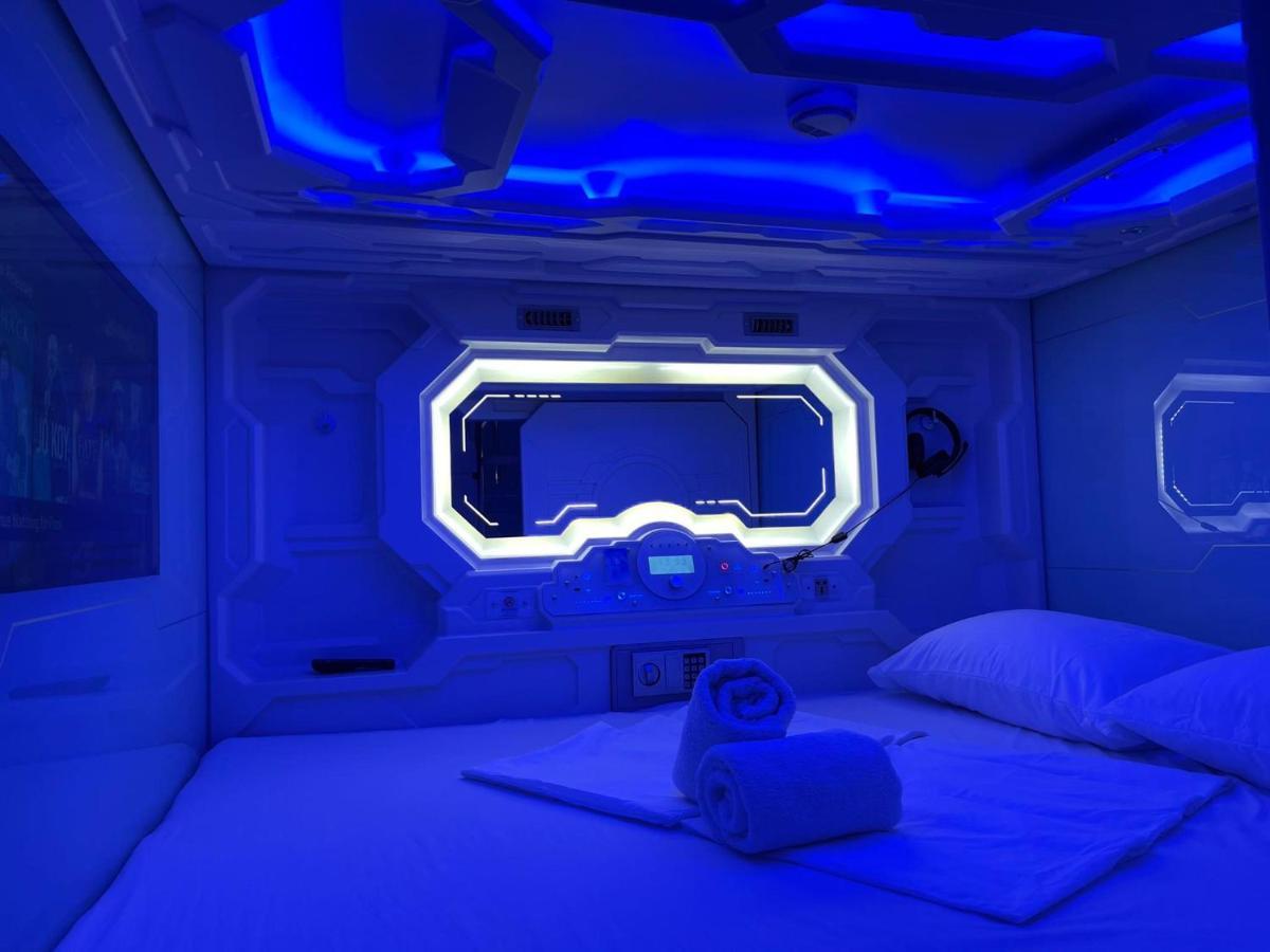 Bmax Spacepods Đảo Mactan Ngoại thất bức ảnh